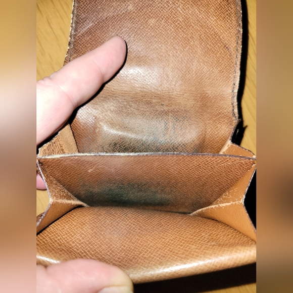 Louis Vuitton Vintage Monogram Round Coin Pouch - Picture 10 of 11